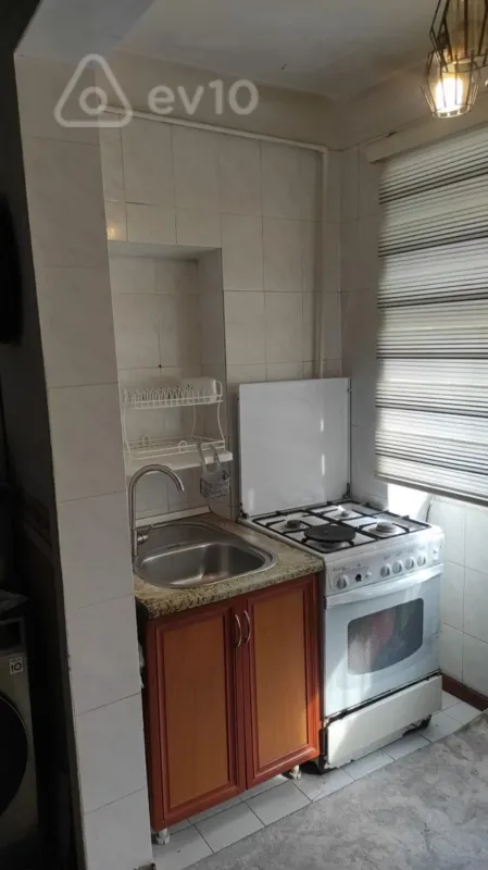 Satılır 3 otaqlı köhnə tikili 76 m²