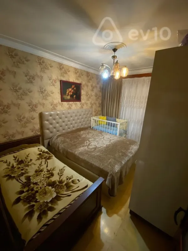 Satılır 3 otaqlı köhnə tikili 76 m²