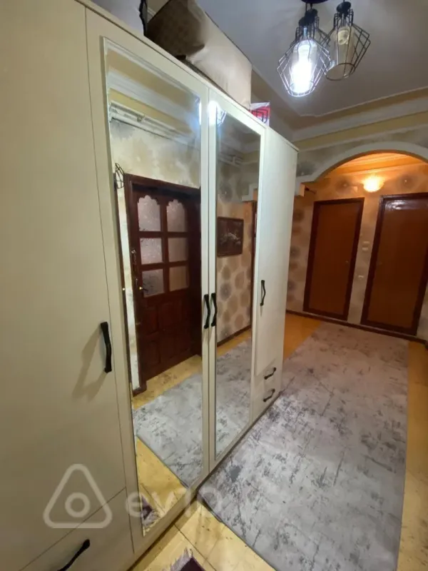 Satılır 3 otaqlı köhnə tikili 76 m²