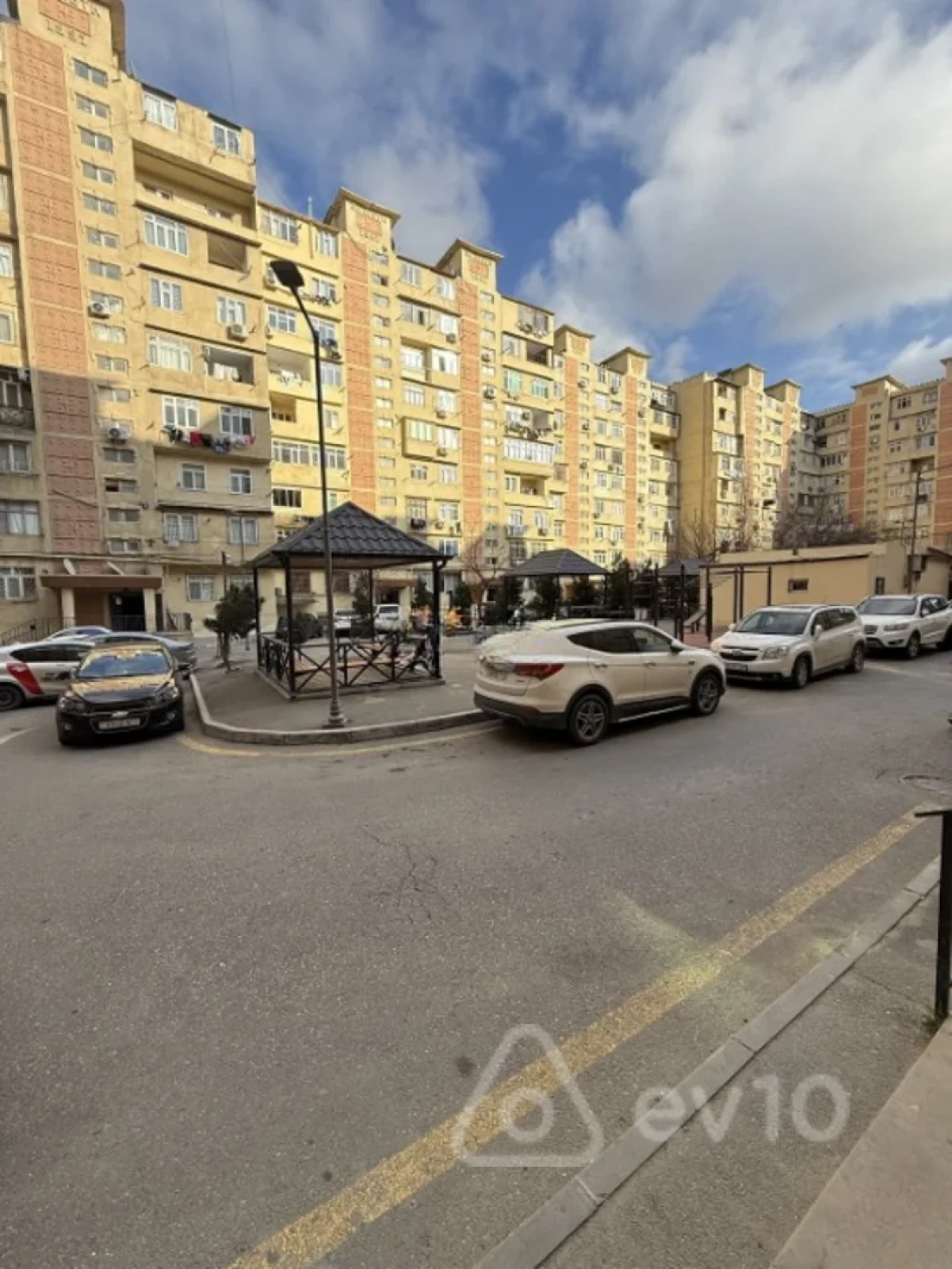 Satılır 3 otaqlı köhnə tikili 85 m²