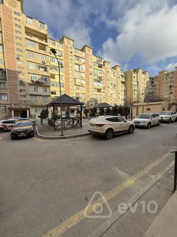 Satılır 3 otaqlı köhnə tikili 85 m²