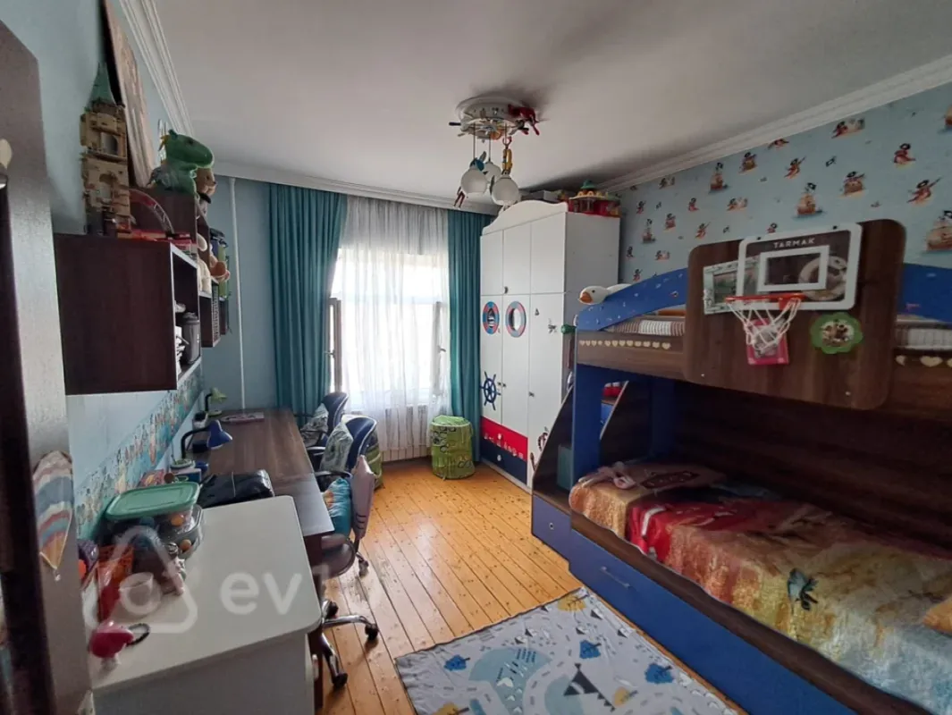 Satılır 3 otaqlı köhnə tikili 85 m²