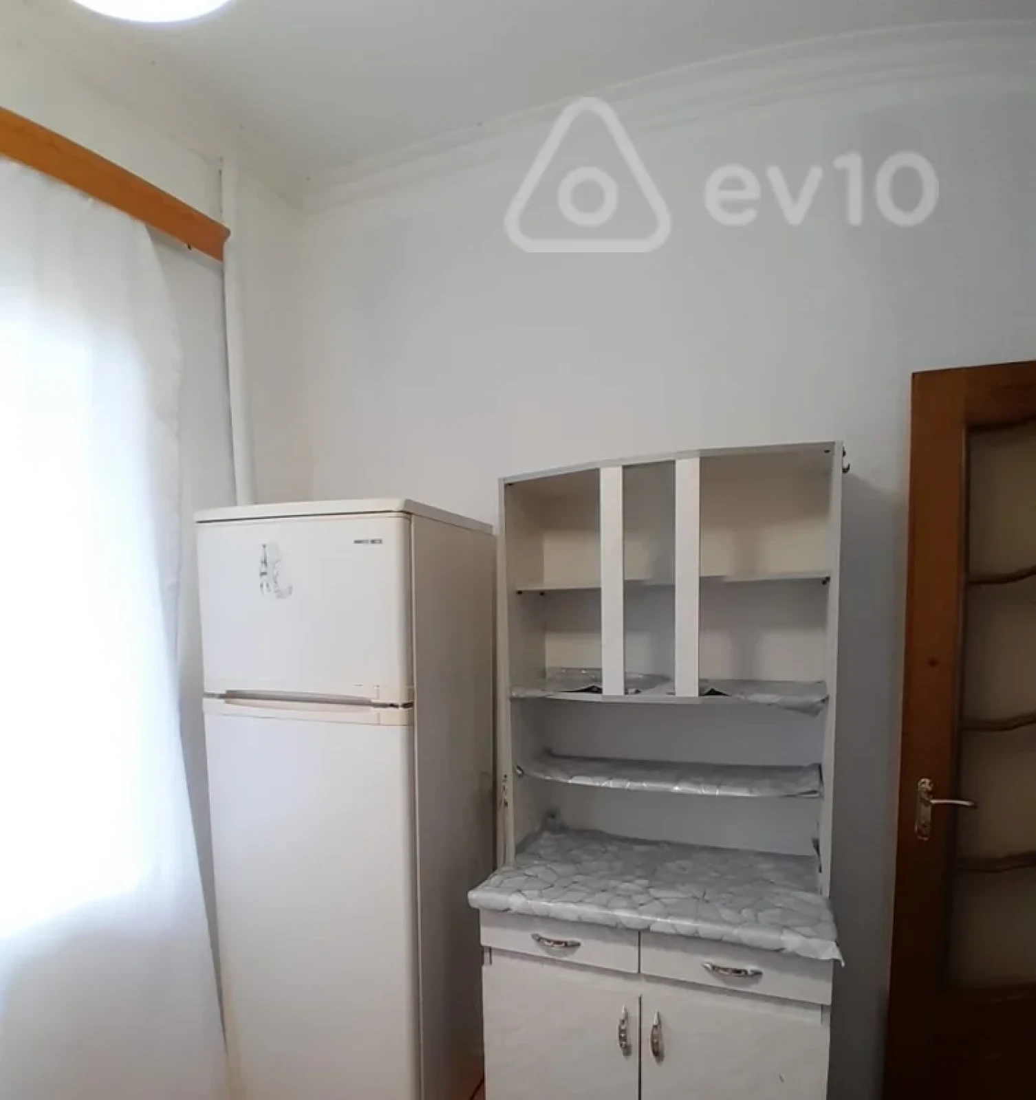 Kirayə verilir 2 otaqlı köhnə tikili 51 m²