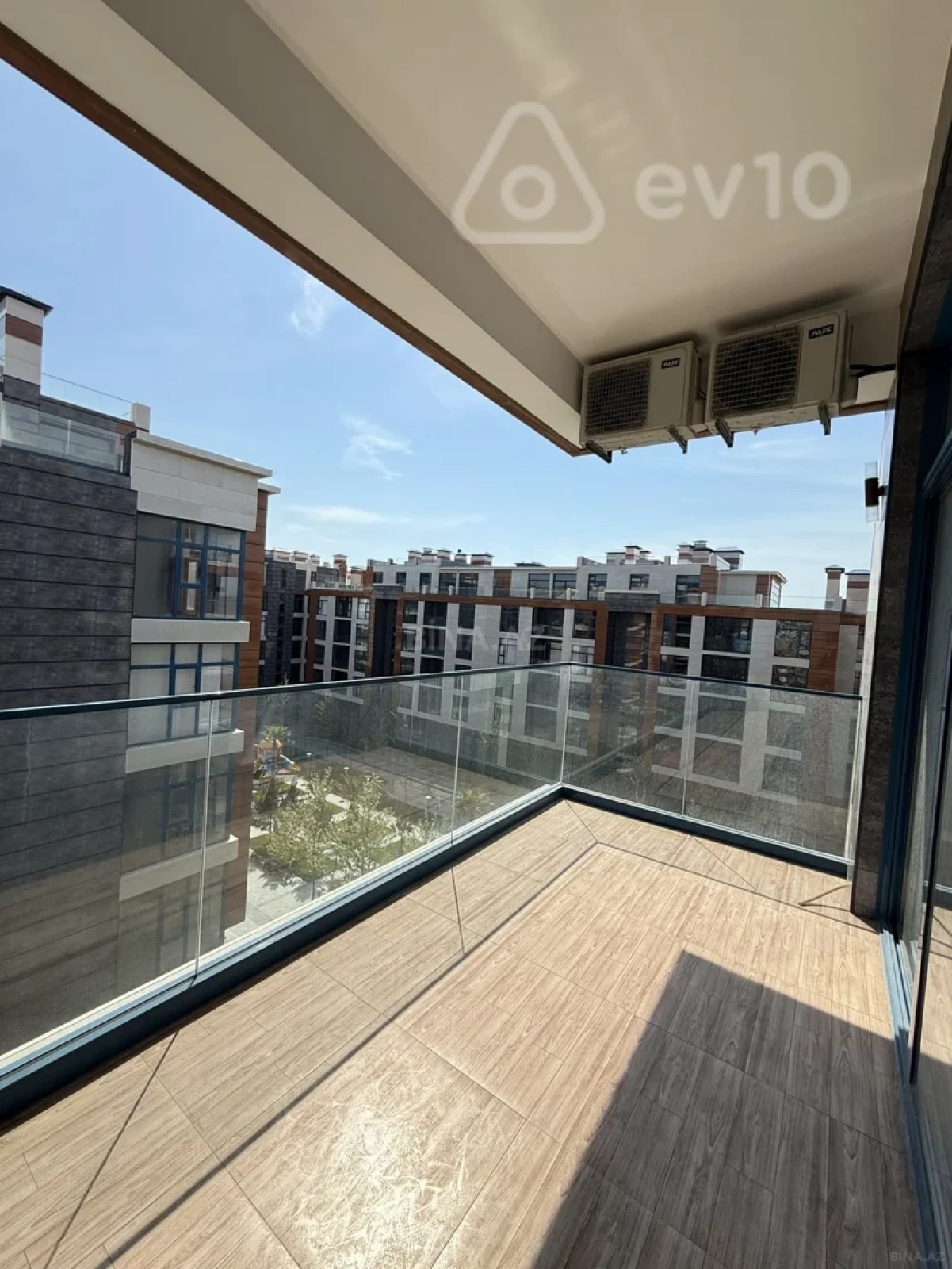 Kirayə verilir 2 otaqlı yeni tikili 92 m²
