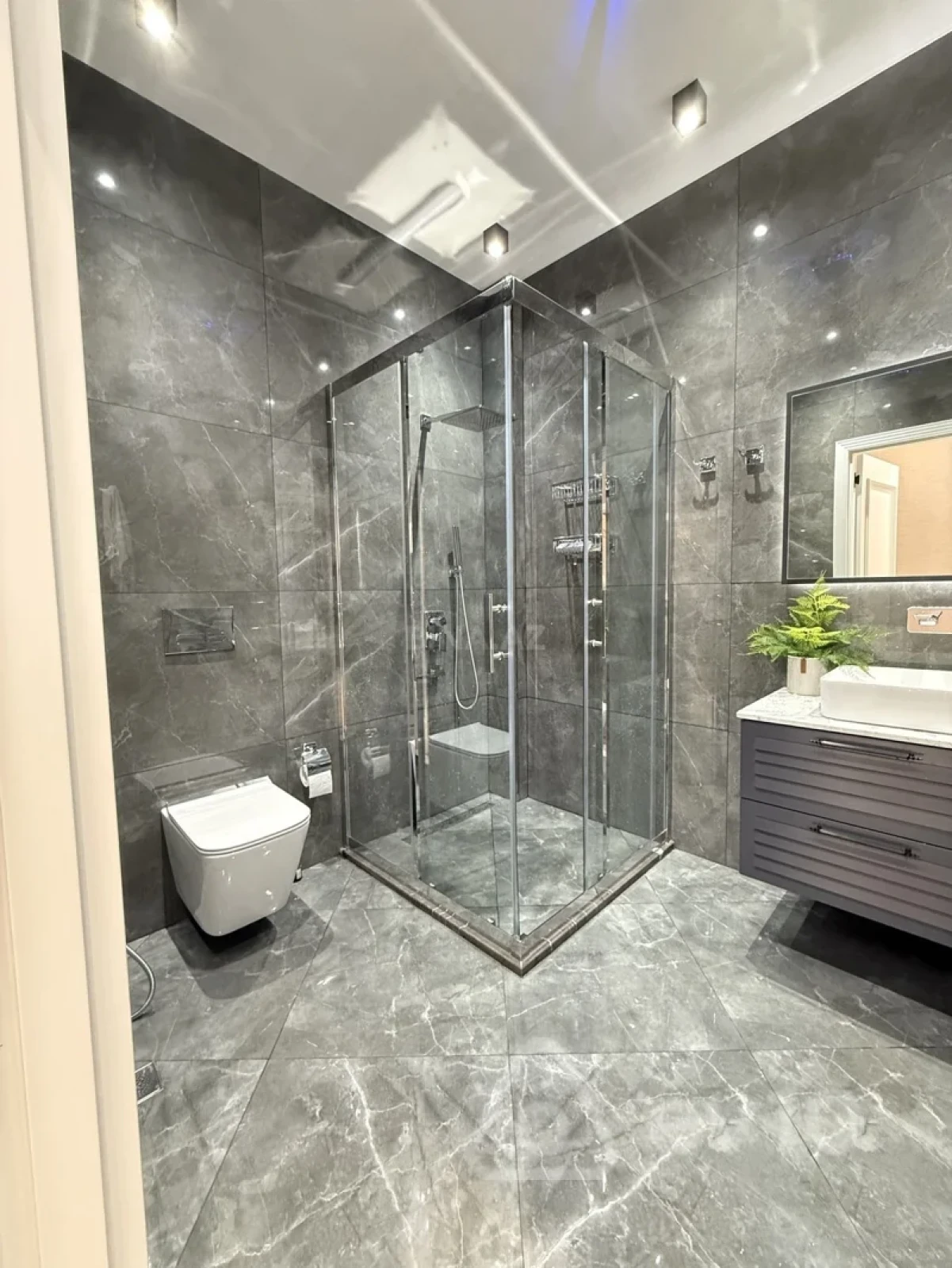 Kirayə verilir 2 otaqlı yeni tikili 92 m²