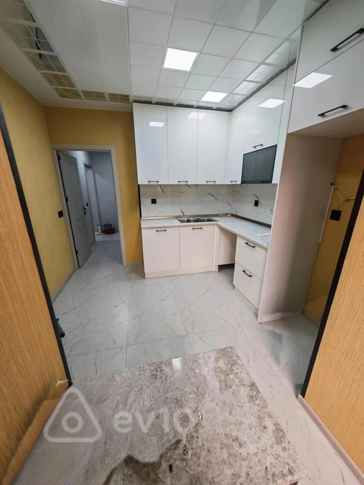 Satılır 3 otaqlı köhnə tikili 69 m²