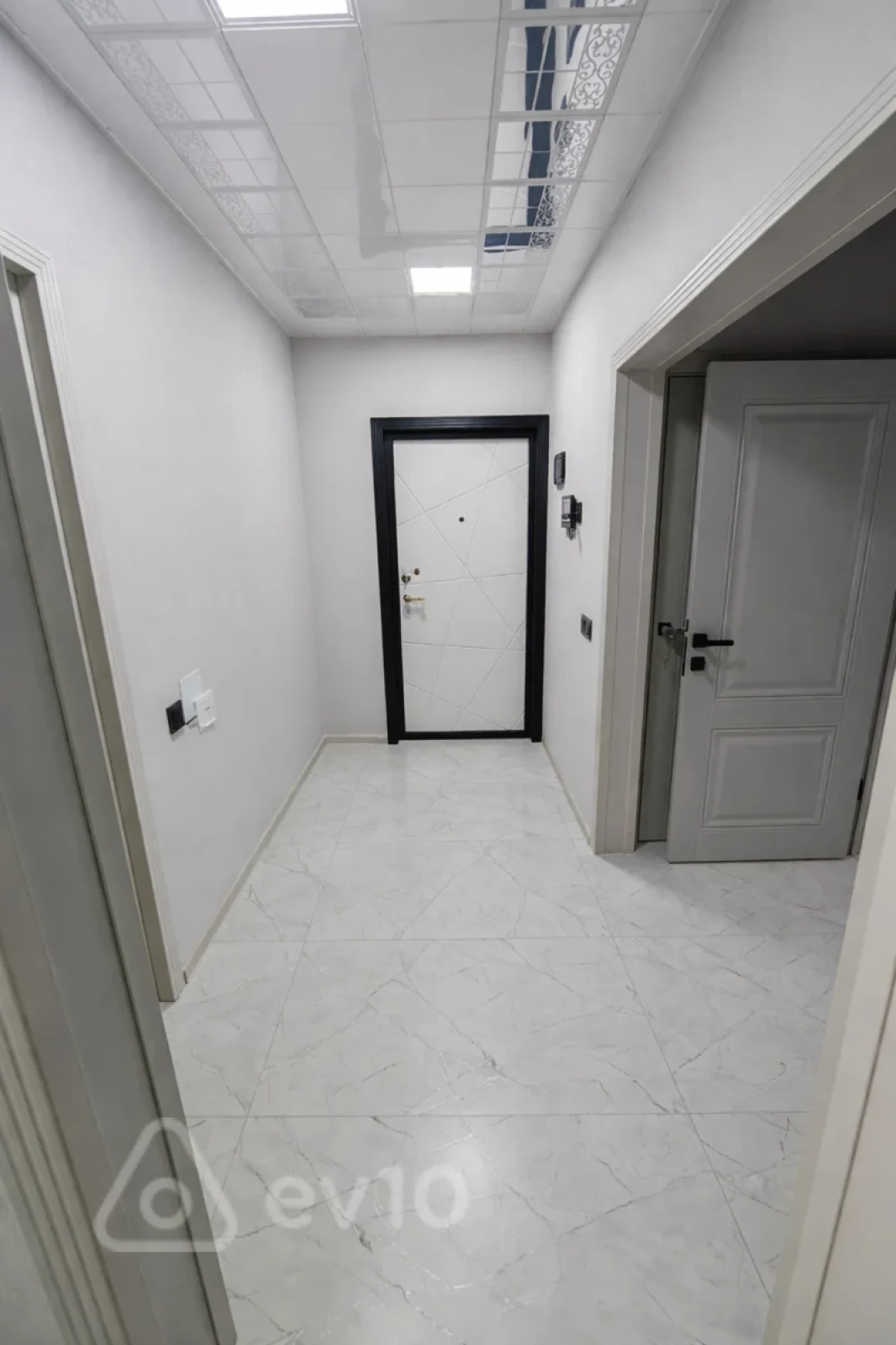 Satılır 3 otaqlı köhnə tikili 69 m²