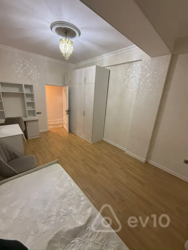 Kirayə verilir 3 otaqlı yeni tikili 115 m²