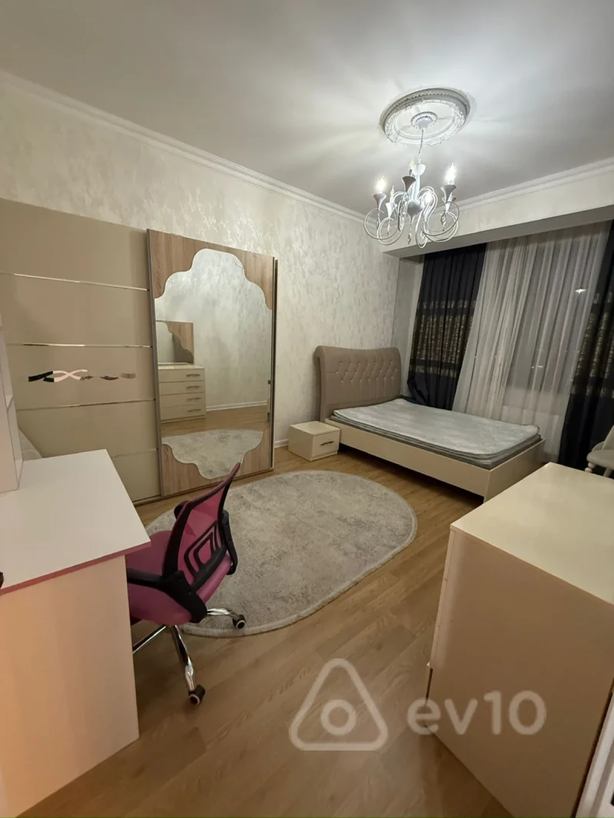 Kirayə verilir 3 otaqlı yeni tikili 115 m²