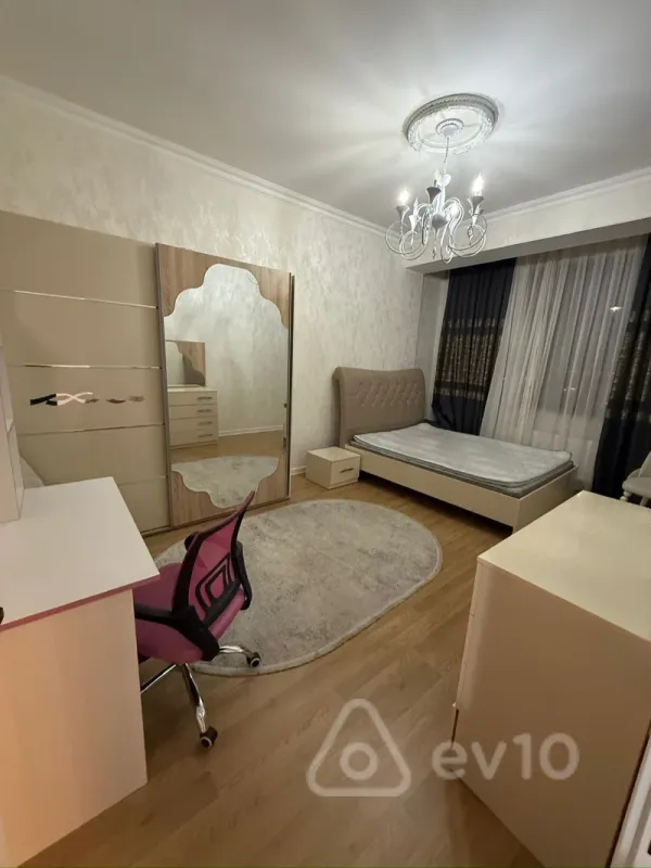 Kirayə verilir 3 otaqlı yeni tikili 115 m²