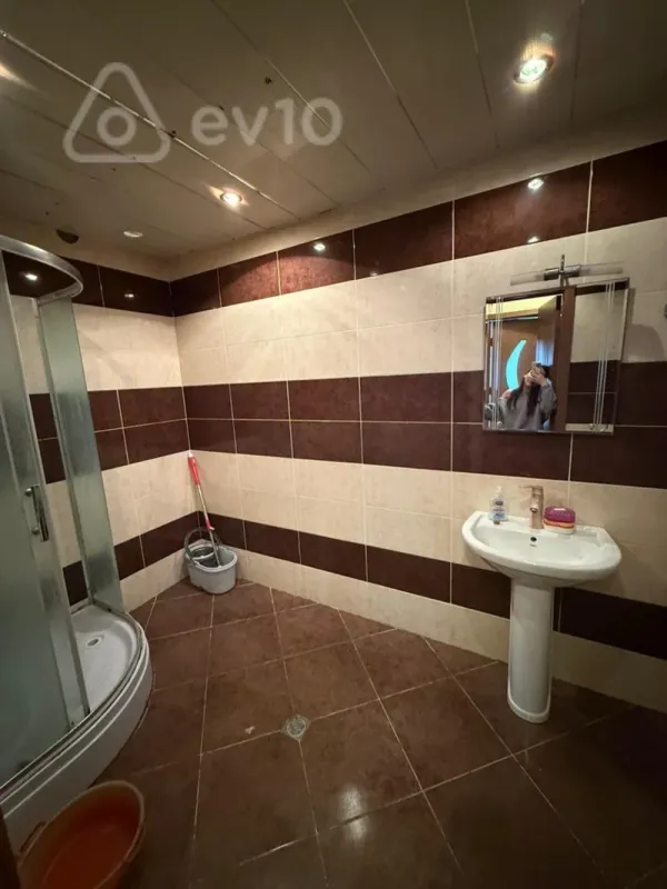 Kirayə verilir 3 otaqlı yeni tikili 65 m²