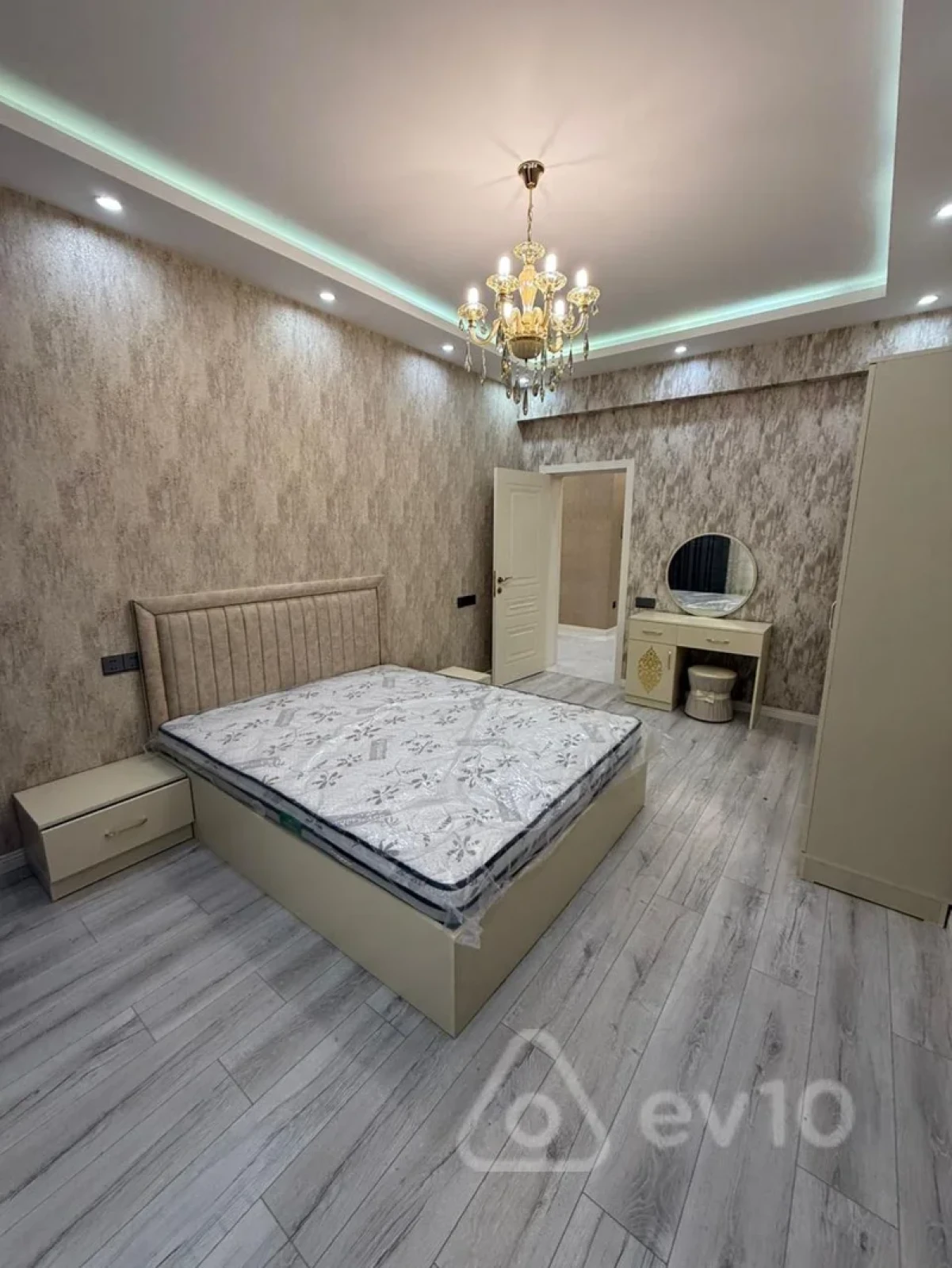 Kirayə verilir 2 otaqlı yeni tikili 120 m²