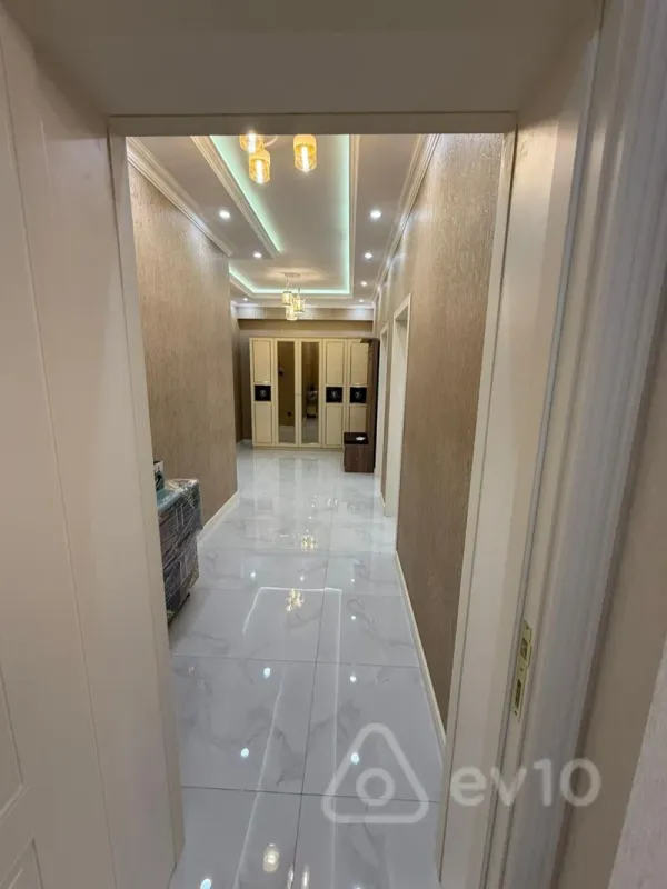 Kirayə verilir 2 otaqlı yeni tikili 120 m²