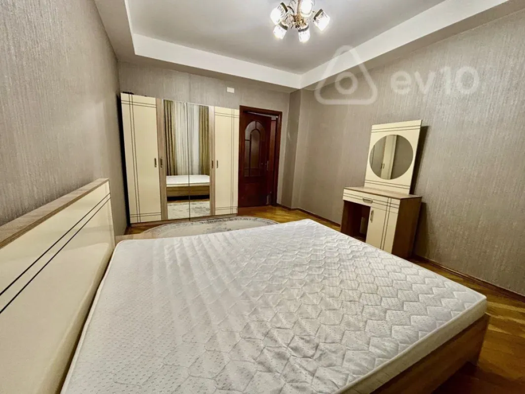 Kirayə verilir 2 otaqlı yeni tikili 107 m²