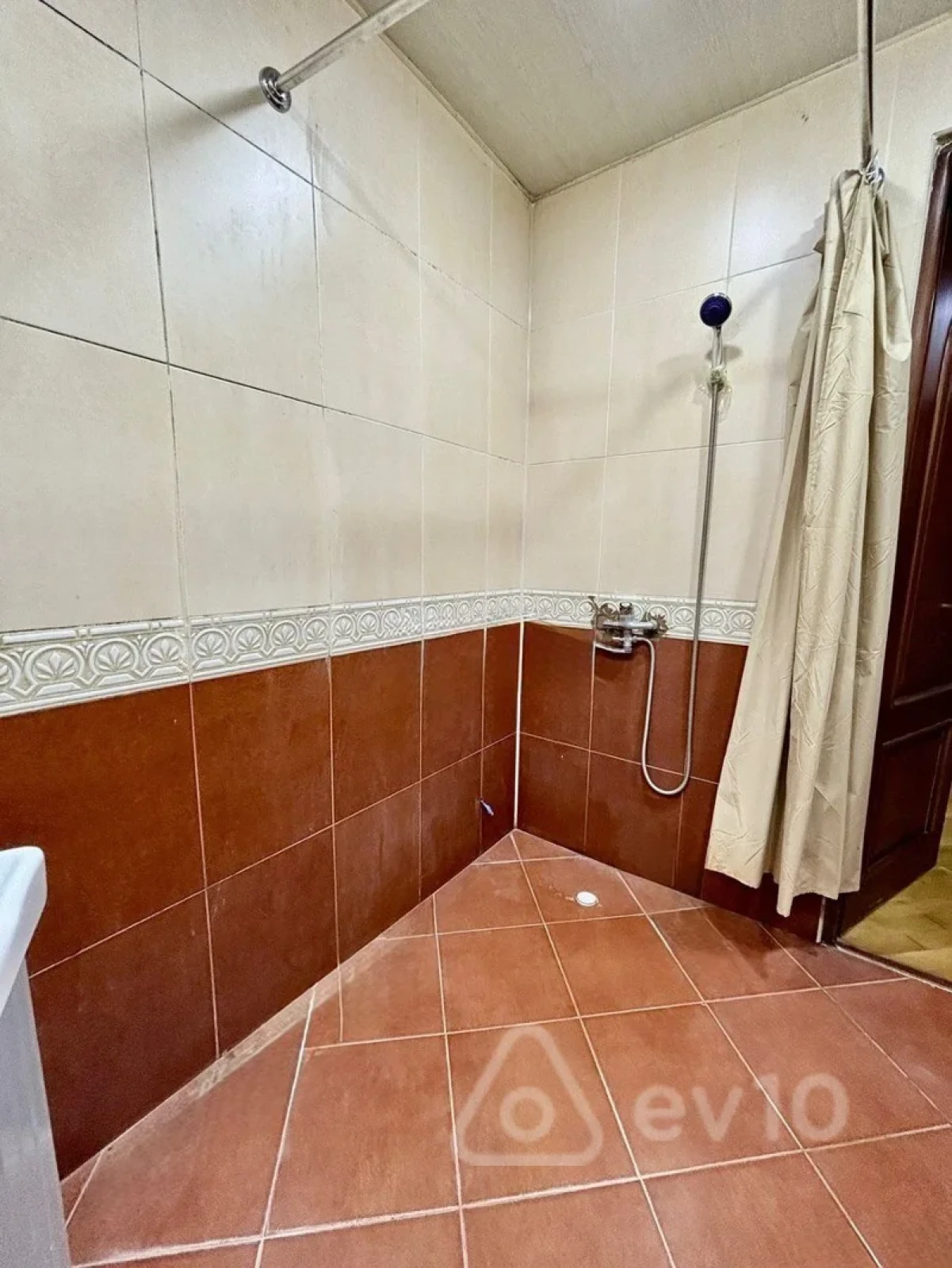 Kirayə verilir 2 otaqlı yeni tikili 107 m²