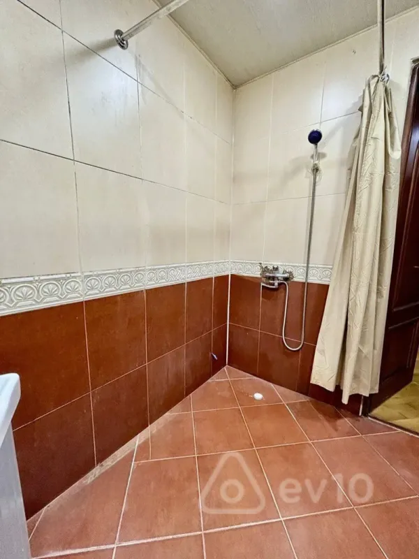 Kirayə verilir 2 otaqlı yeni tikili 107 m²