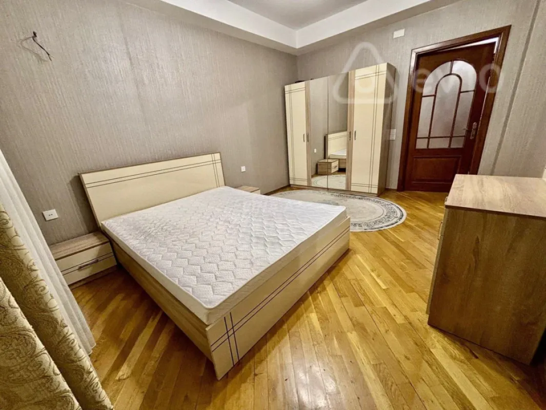 Kirayə verilir 2 otaqlı yeni tikili 107 m²