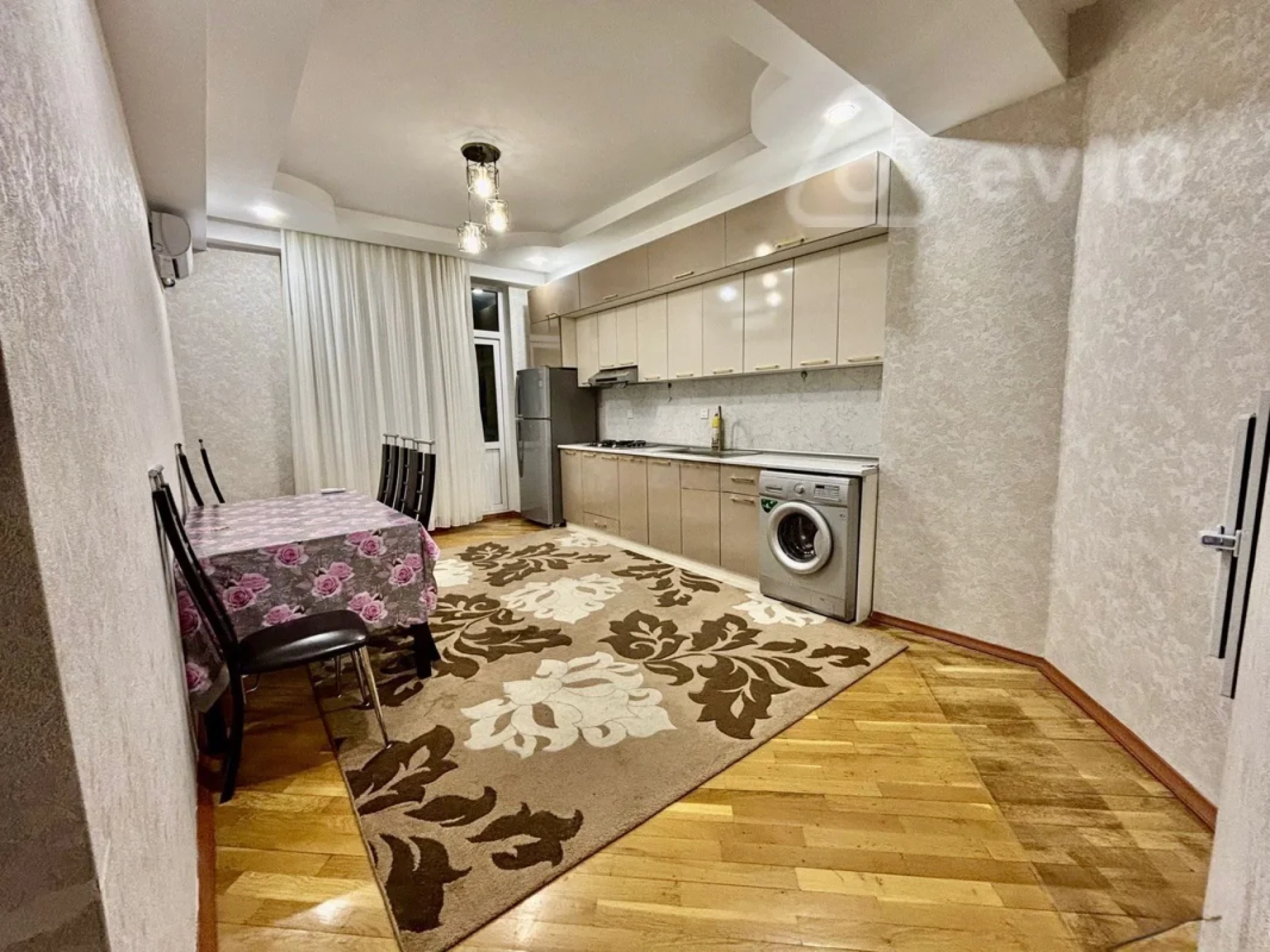 Kirayə verilir 2 otaqlı yeni tikili 107 m²