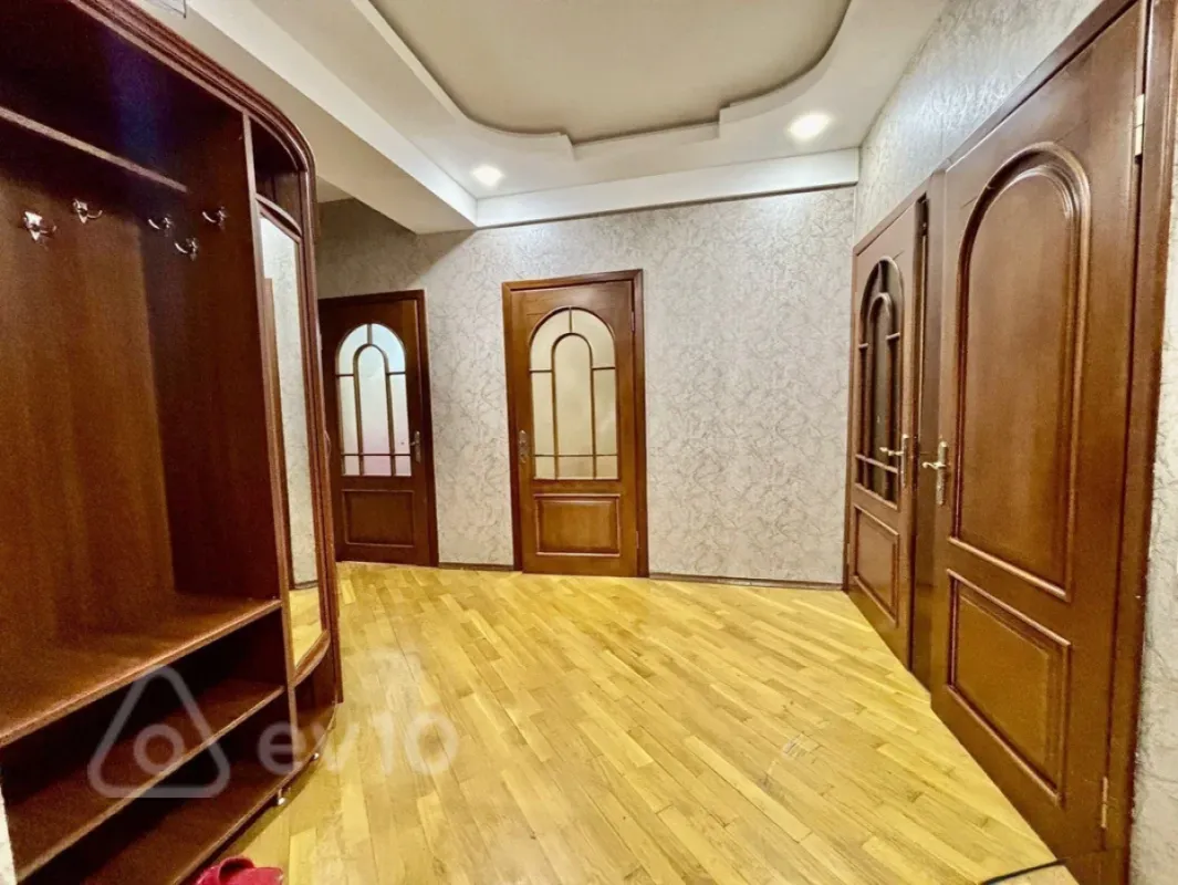 Kirayə verilir 2 otaqlı yeni tikili 107 m²