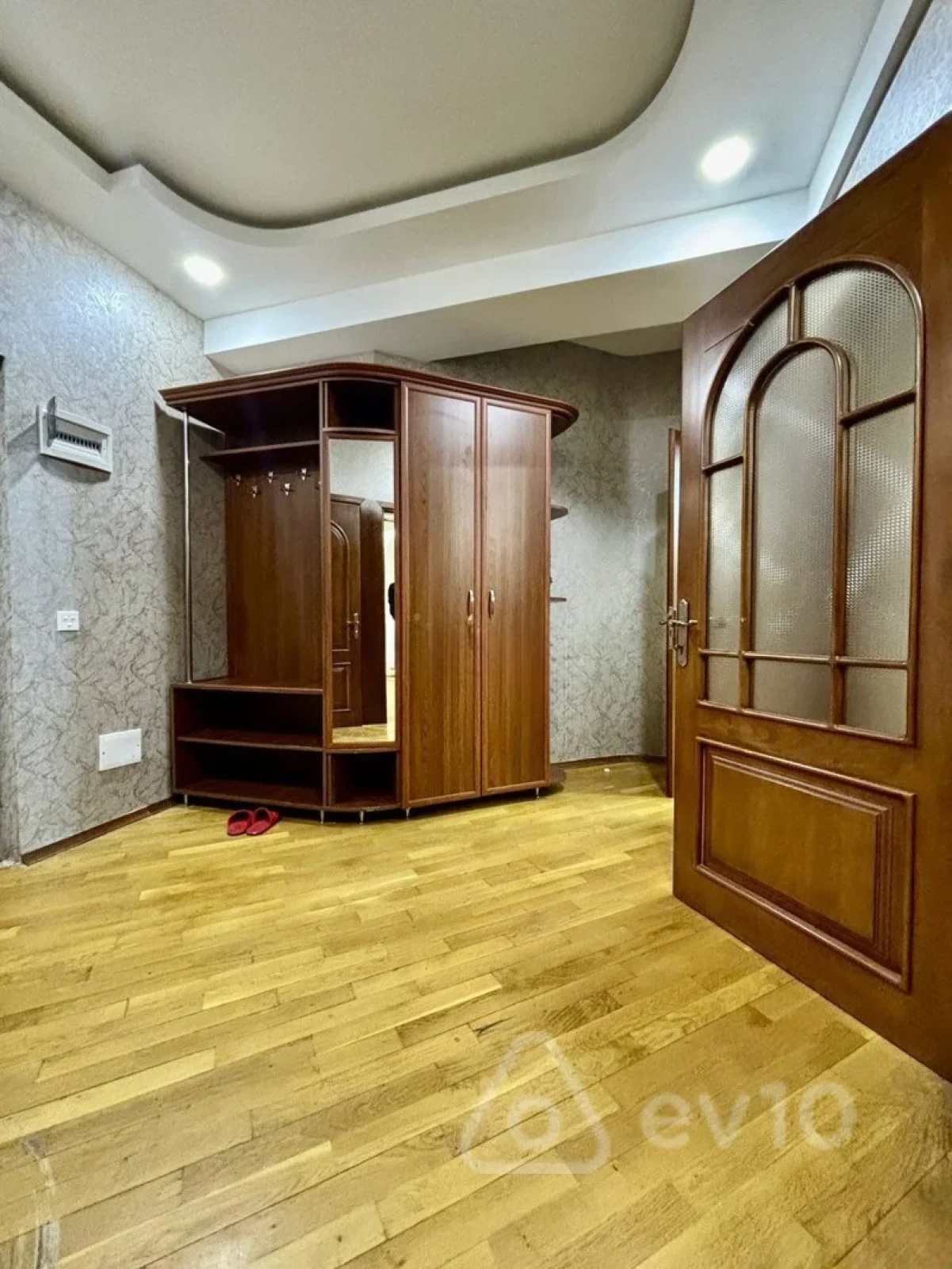 Kirayə verilir 2 otaqlı yeni tikili 107 m²