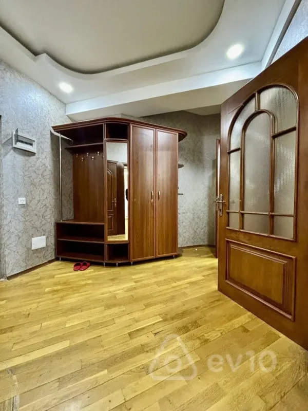 Kirayə verilir 2 otaqlı yeni tikili 107 m²