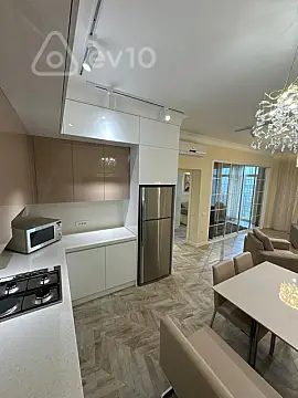 Kirayə verilir 2 otaqlı yeni tikili 80 m²