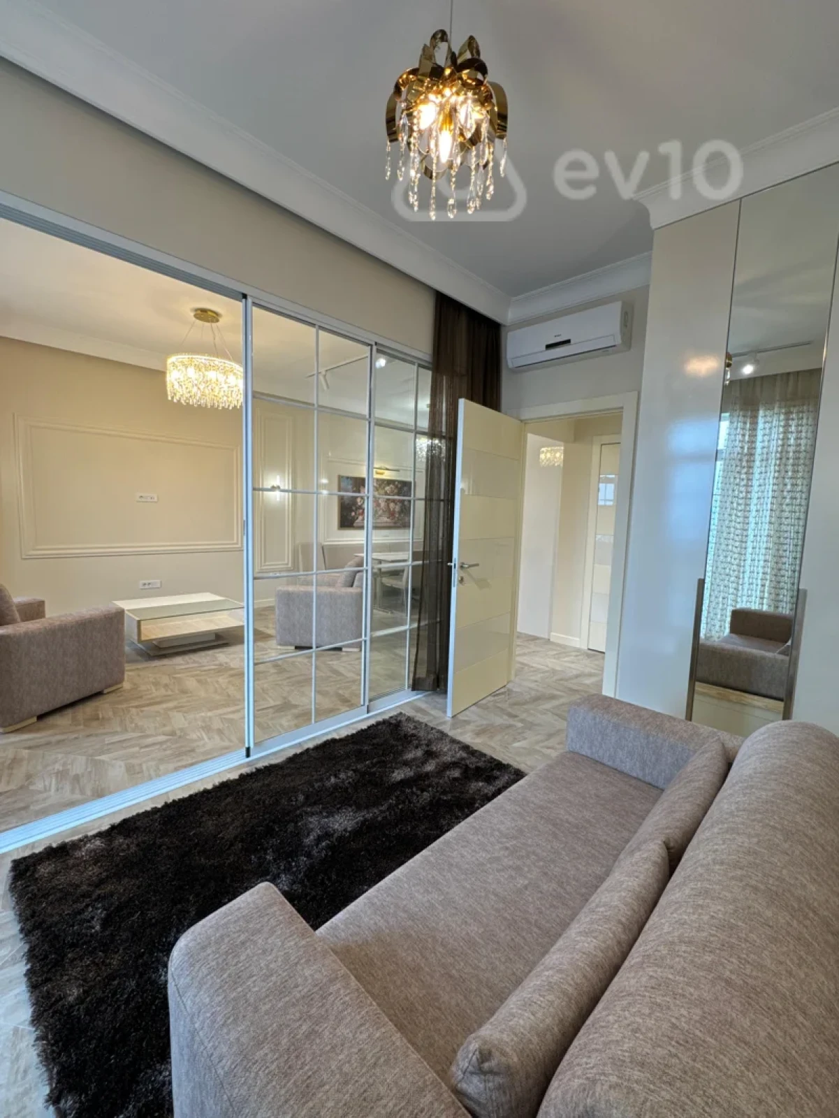 Kirayə verilir 2 otaqlı yeni tikili 80 m²