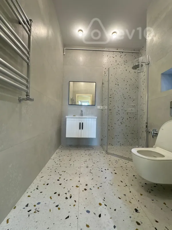 Kirayə verilir 2 otaqlı yeni tikili 80 m²