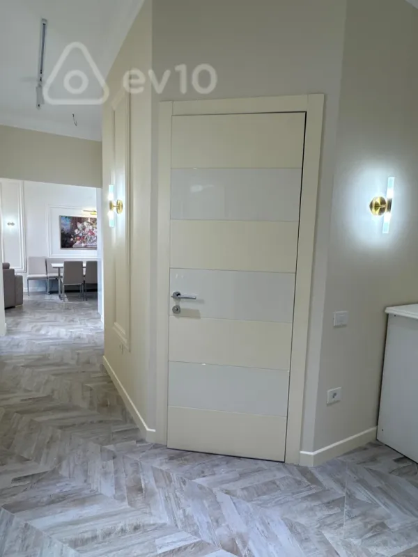 Kirayə verilir 2 otaqlı yeni tikili 80 m²