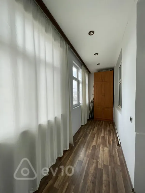 Kirayə verilir 2 otaqlı yeni tikili 80 m²