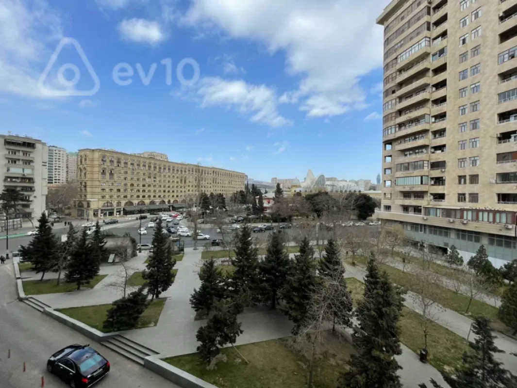 Kirayə verilir 2 otaqlı yeni tikili 80 m²