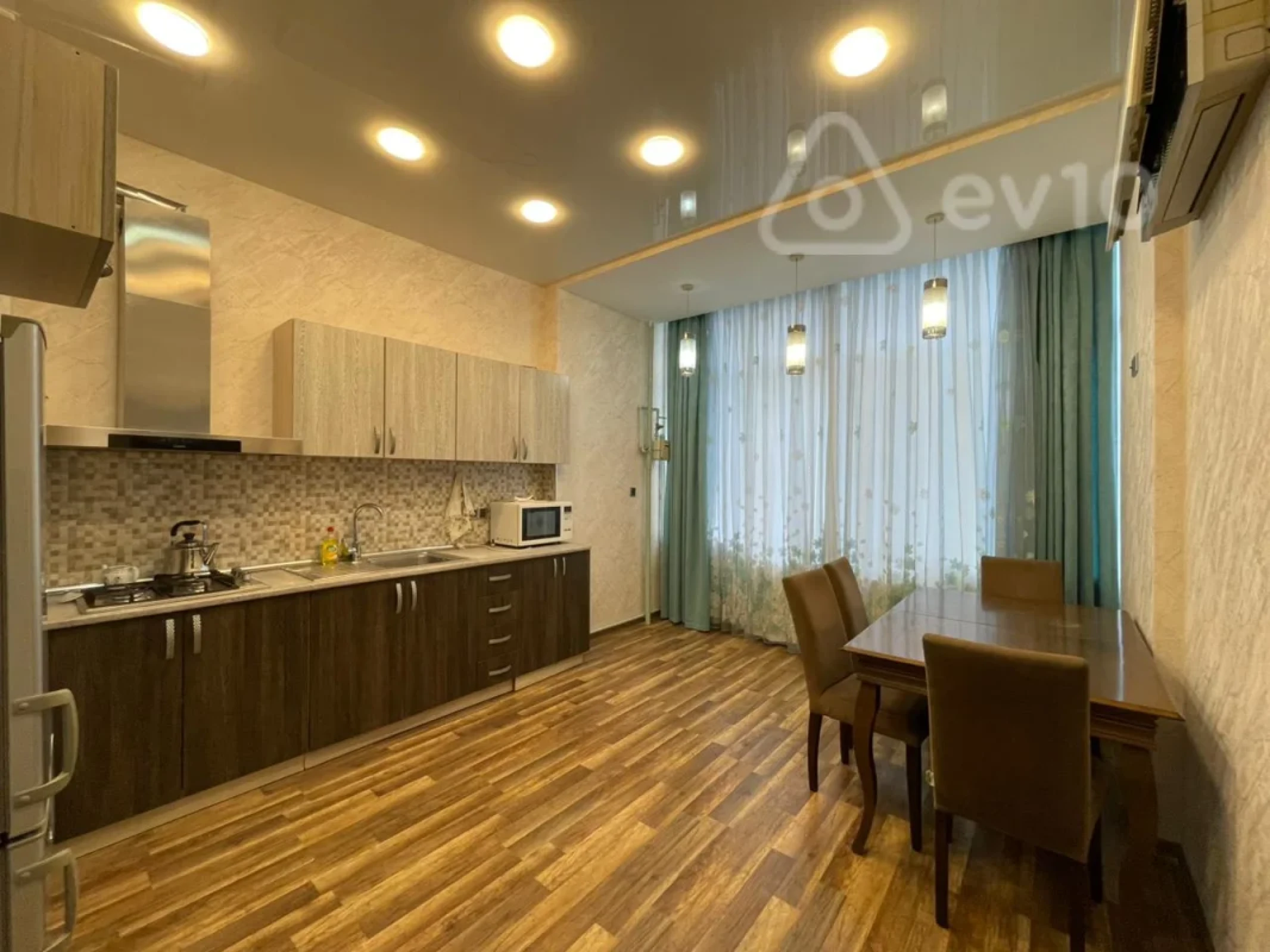 Kirayə verilir 2 otaqlı yeni tikili 80 m²