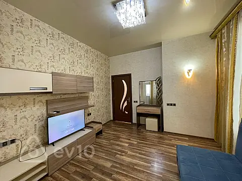 Kirayə verilir 2 otaqlı yeni tikili 80 m²