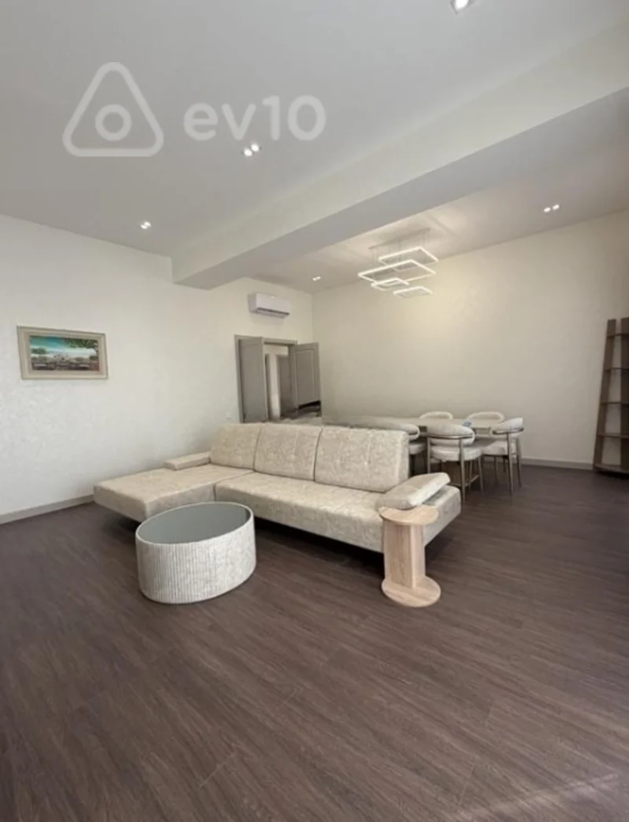 Kirayə verilir 3 otaqlı yeni tikili 140 m²