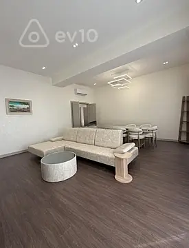 Kirayə verilir 3 otaqlı yeni tikili 140 m²