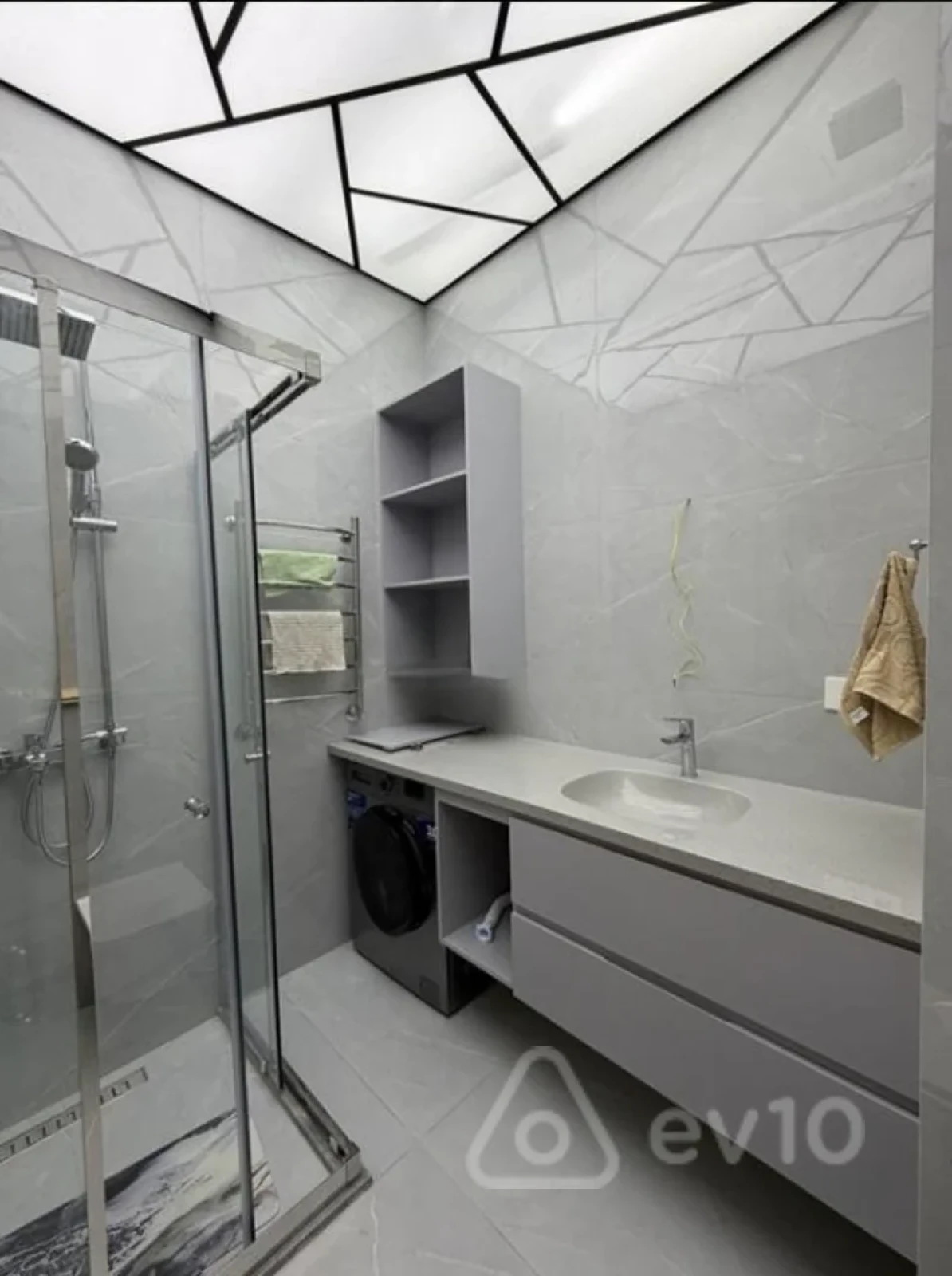 Kirayə verilir 3 otaqlı yeni tikili 140 m²