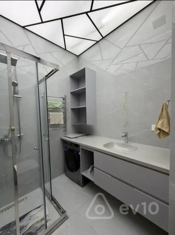 Kirayə verilir 3 otaqlı yeni tikili 140 m²