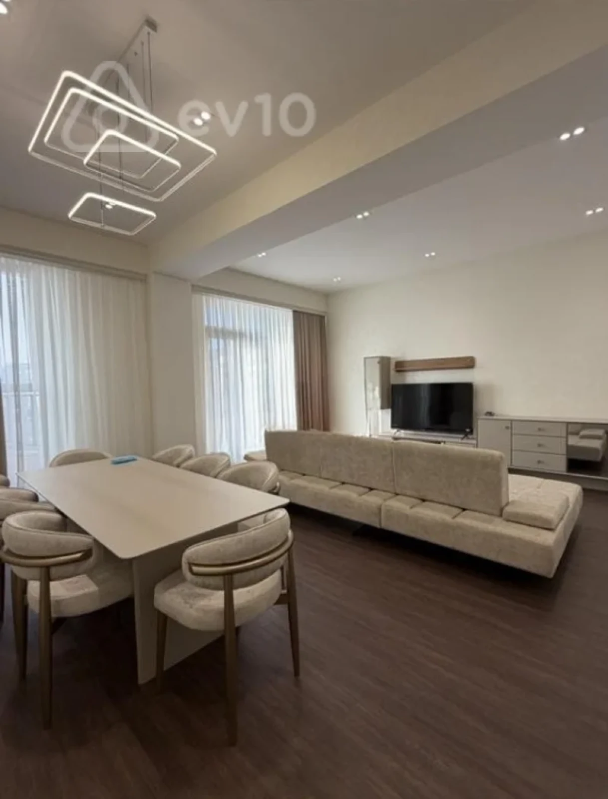 Kirayə verilir 3 otaqlı yeni tikili 140 m²