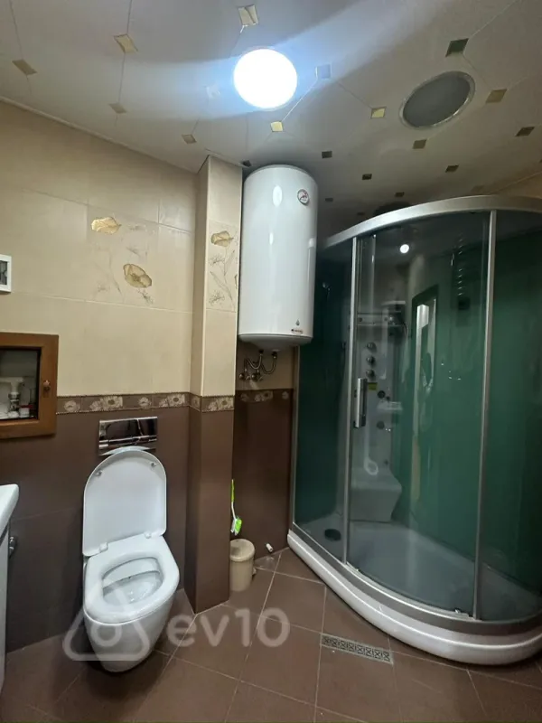 Kirayə verilir 3 otaqlı köhnə tikili 100 m²