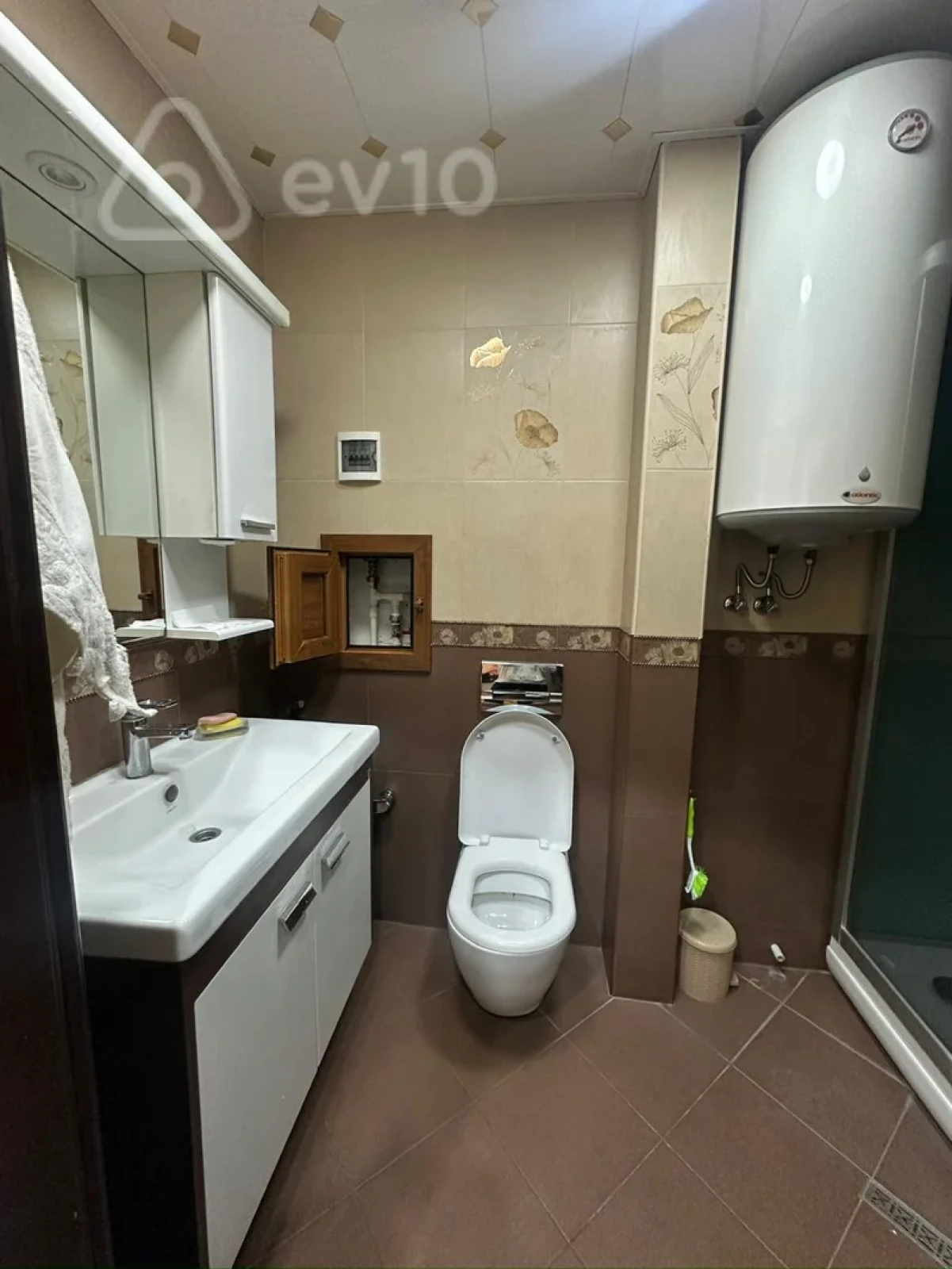 Kirayə verilir 3 otaqlı köhnə tikili 100 m²