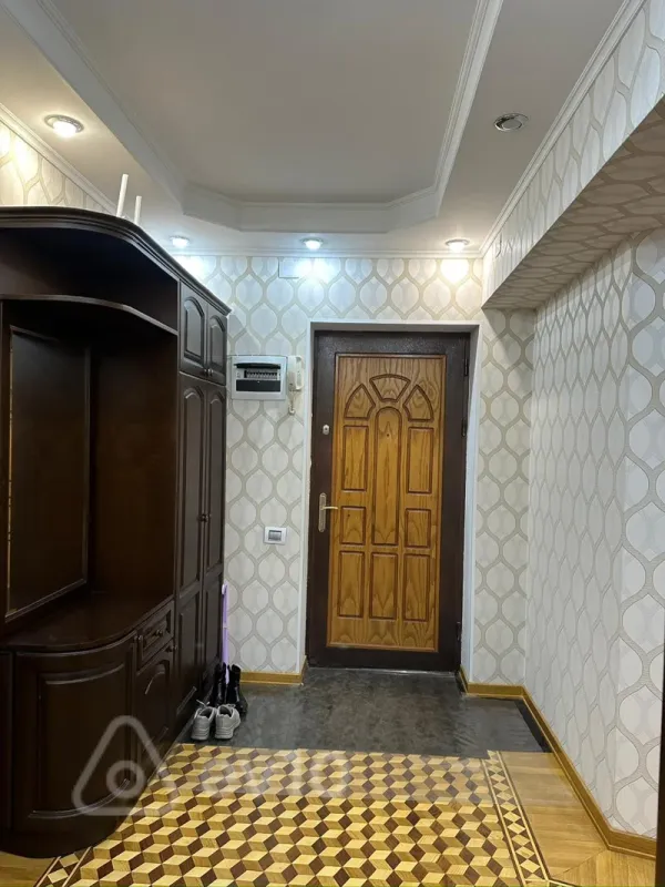 Kirayə verilir 3 otaqlı köhnə tikili 100 m²