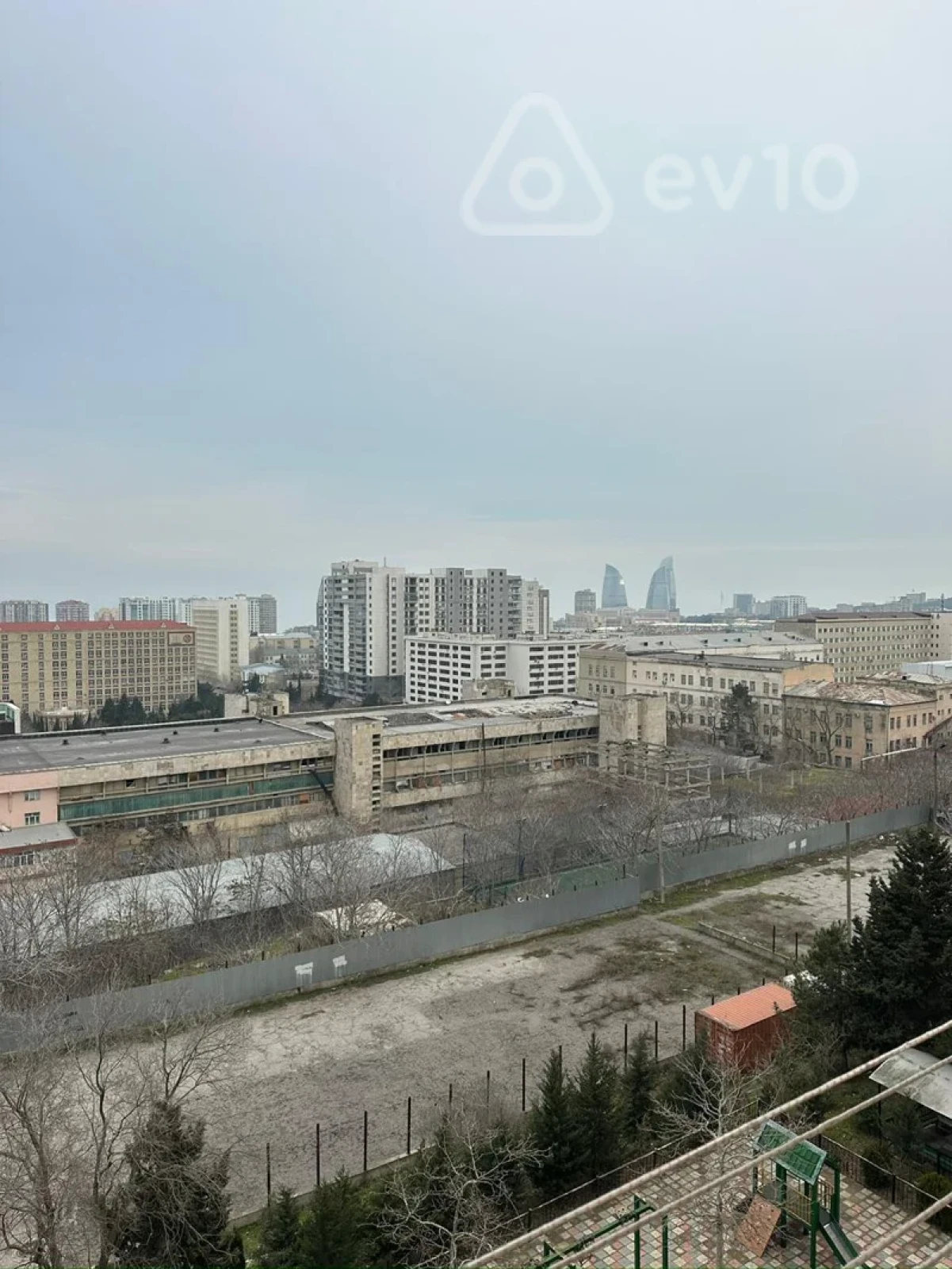 Kirayə verilir 3 otaqlı köhnə tikili 100 m²