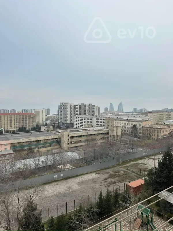 Kirayə verilir 3 otaqlı köhnə tikili 100 m²