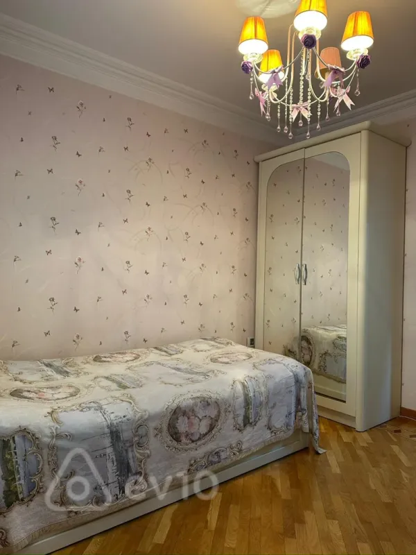 Kirayə verilir 3 otaqlı köhnə tikili 100 m²