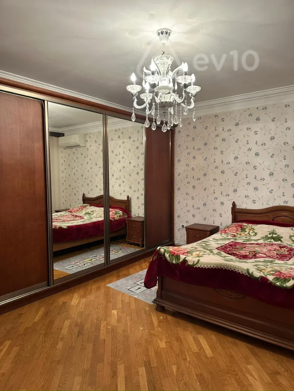 Kirayə verilir 3 otaqlı köhnə tikili 100 m²