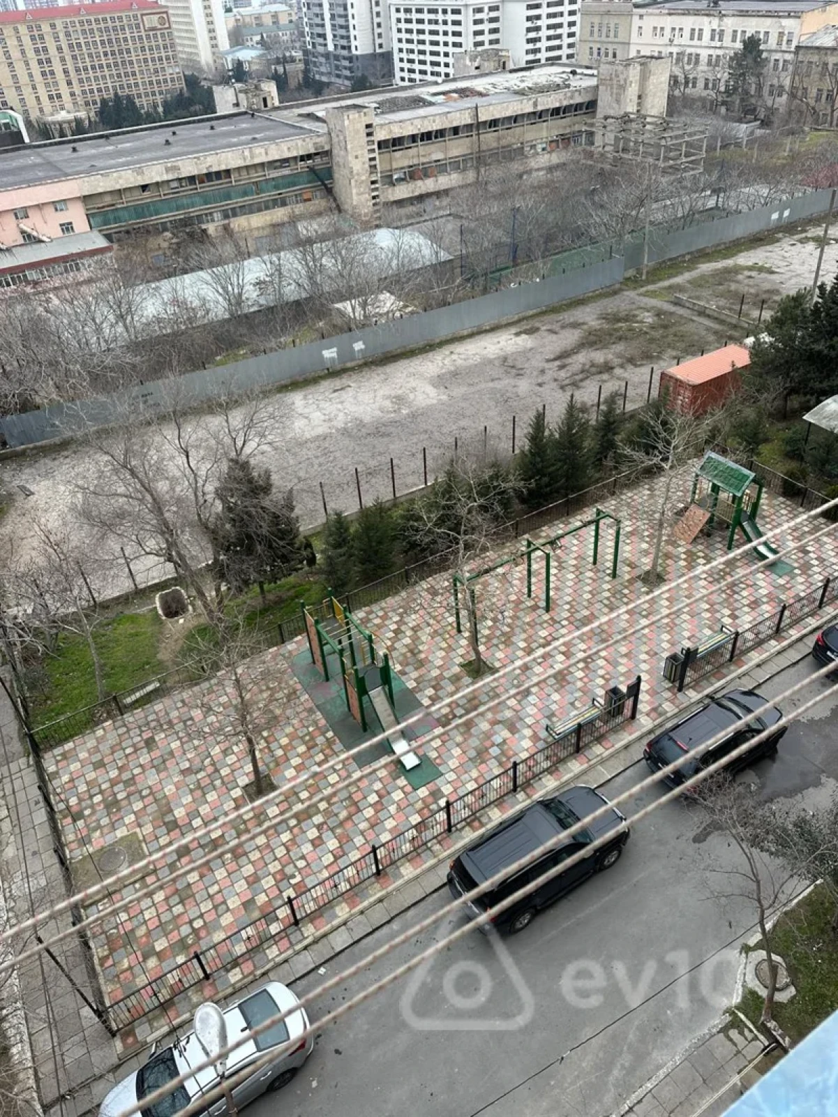 Kirayə verilir 3 otaqlı köhnə tikili 100 m²