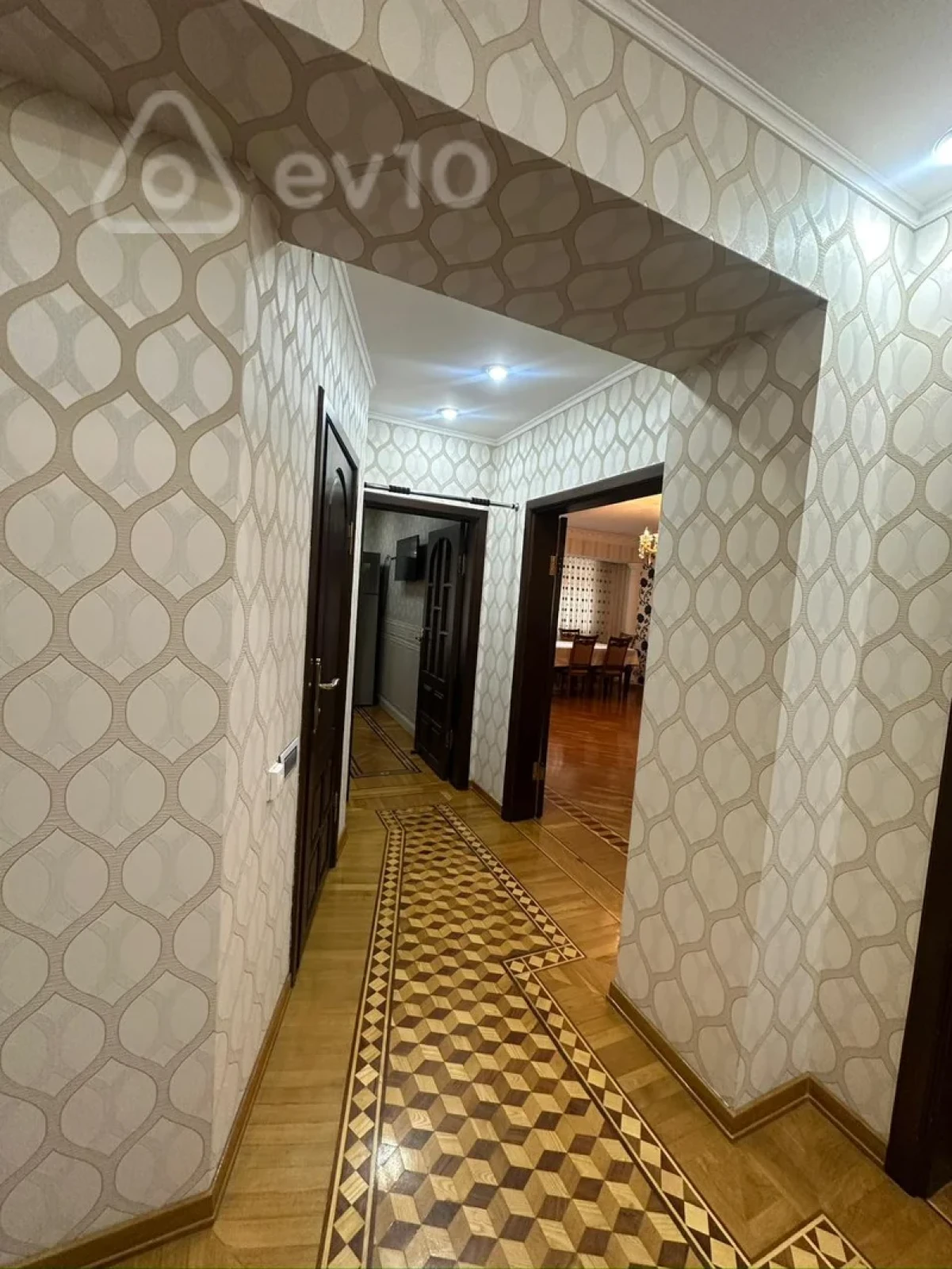 Kirayə verilir 3 otaqlı köhnə tikili 100 m²