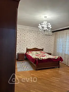 Kirayə verilir 3 otaqlı köhnə tikili 100 m²