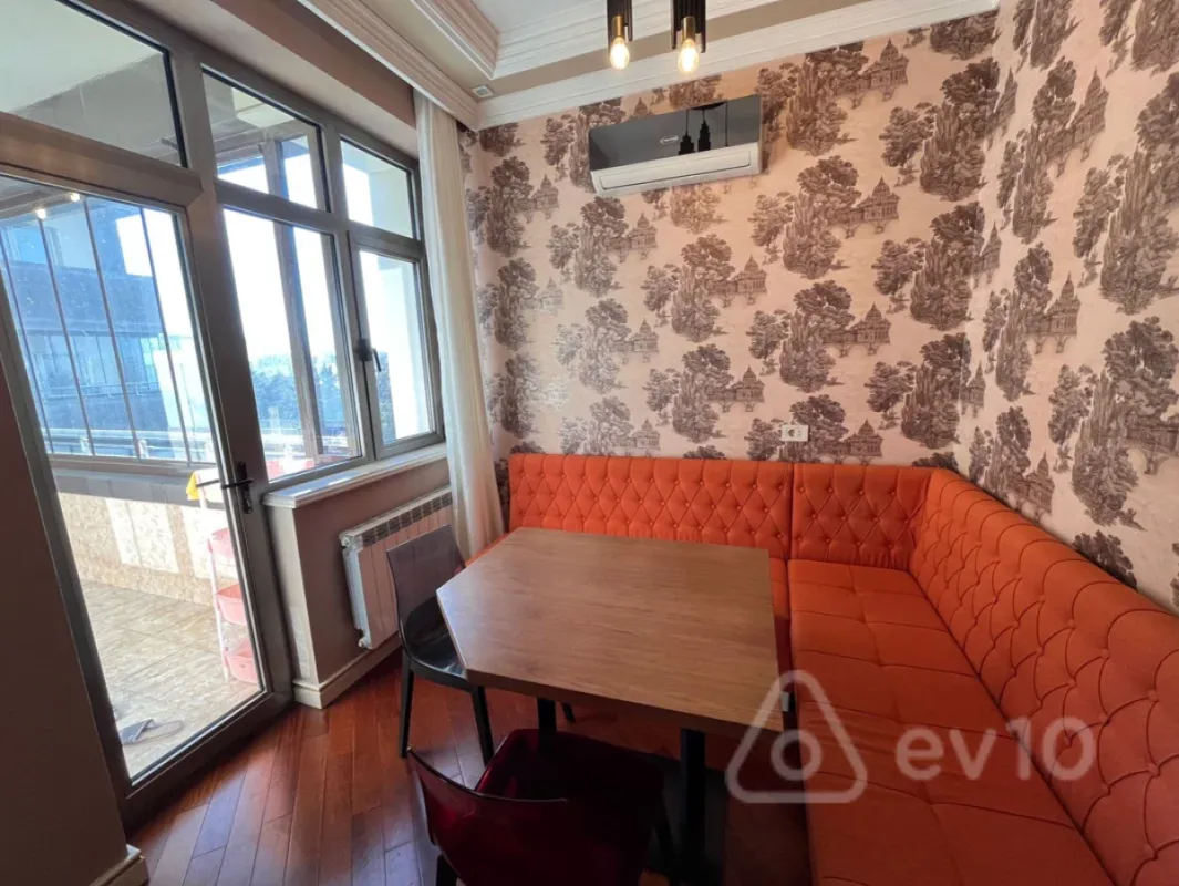 Kirayə verilir 3 otaqlı yeni tikili 130 m²