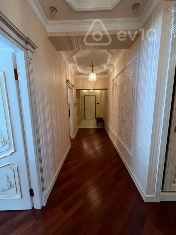 Kirayə verilir 3 otaqlı yeni tikili 130 m²